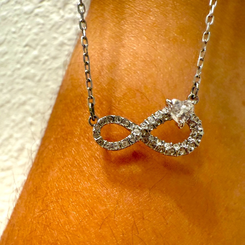 Swarovski infinity hyperbola necklace - Picture 3 of 7